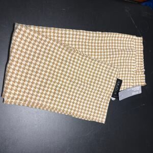 NWT FRAAS Cashmink Tan White/Ivory Houndstooth Pattern Acrylic Scarf